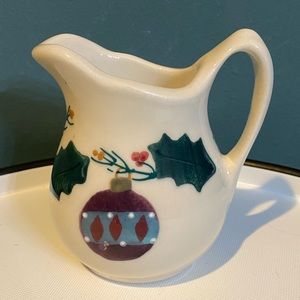 HARTSTONE Christmas Traditions Holiday Restaurantware Creamer